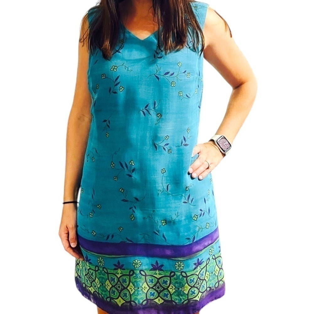 Petite Sophisticate blue/multi colored floral dress. Women size 4P and lined.